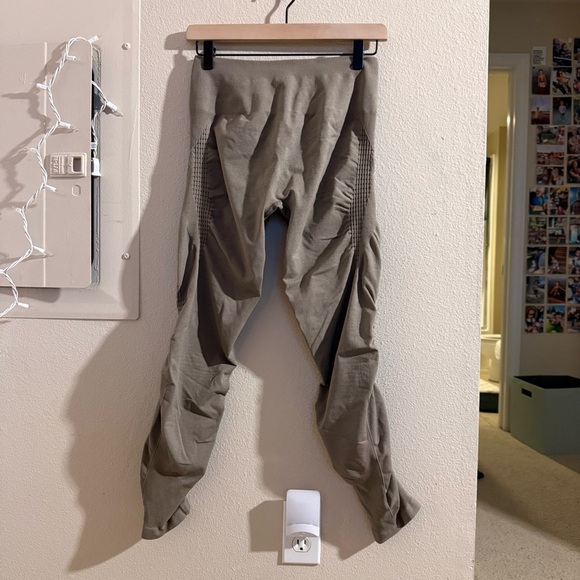 Alphalete Women's Contour Taupe Leggings XL - Picture 2 of 7